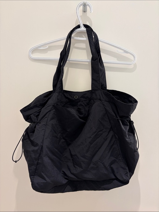 lululemon athletica Handbags - Lululemon Side-Cinch Shopper Bag Black Nylon Tote 18L